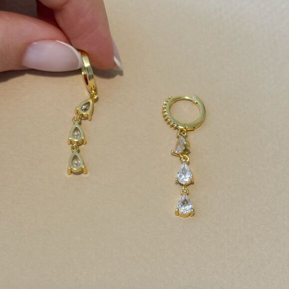 Diamond hoop earrings A867 - Picture 4 of 4